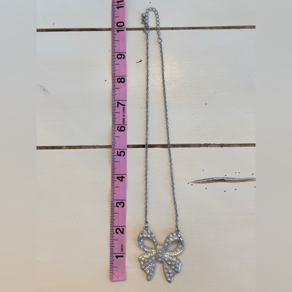 Rhinestone Bow Pendant Necklace Costume Jewelry - Picture 3 of 4